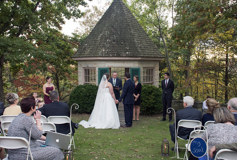 Newly wedded couple saying their vows